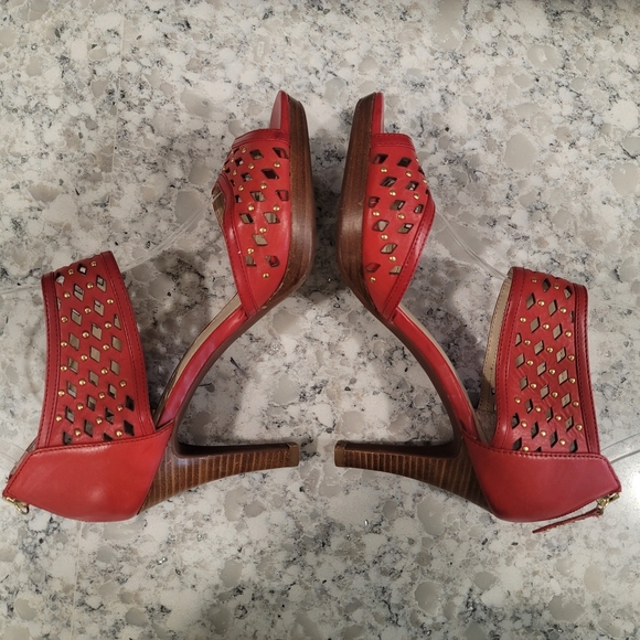 Women's Adrienne Vittadini Red Gracie Diamond Cut Leather Peep Toe Ankle Strap 8 - Picture 5 of 9